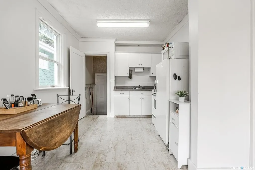 1304 Broadway Avenue Saskatoon SK S7H 2A6