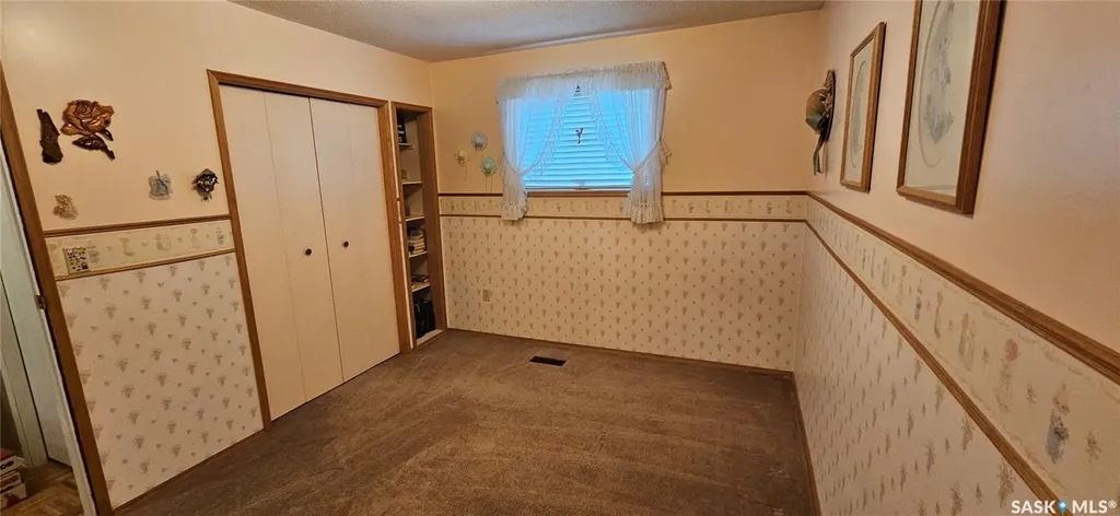 214 4th Street E Carnduff SK S0C 0S0