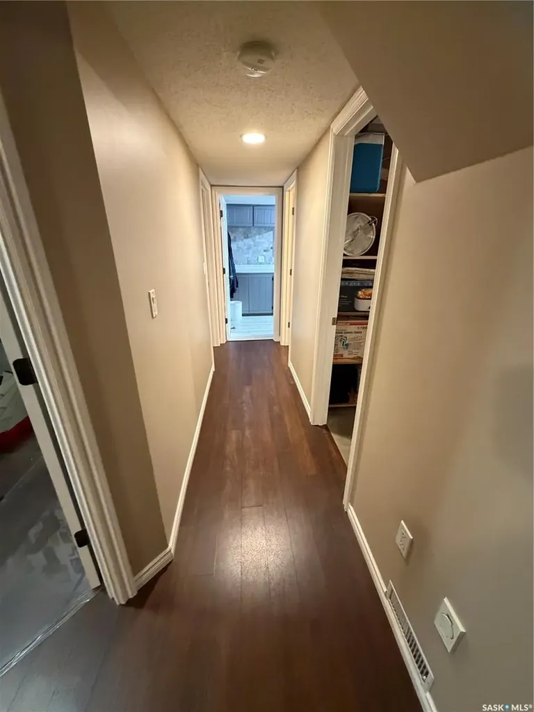 214 4th Street E Carnduff SK S0C 0S0