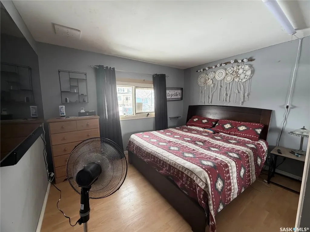 936 Wallace Street Regina SK S4N 3Y5