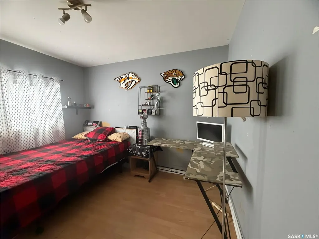 936 Wallace Street Regina SK S4N 3Y5