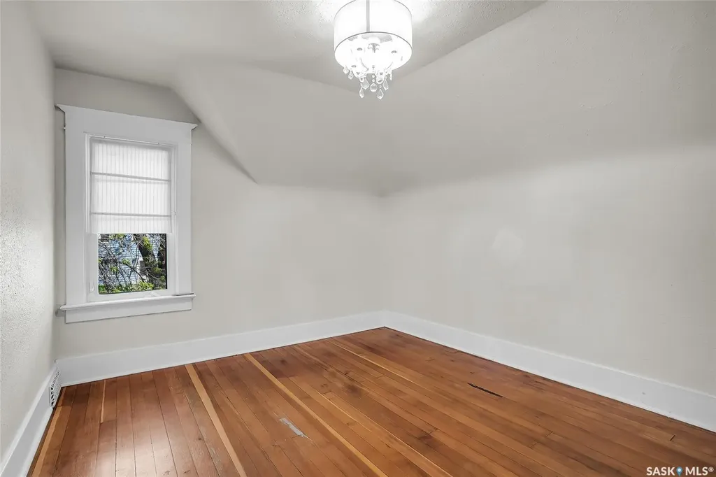 524 7th Street E Saskatoon SK S7H 0X7