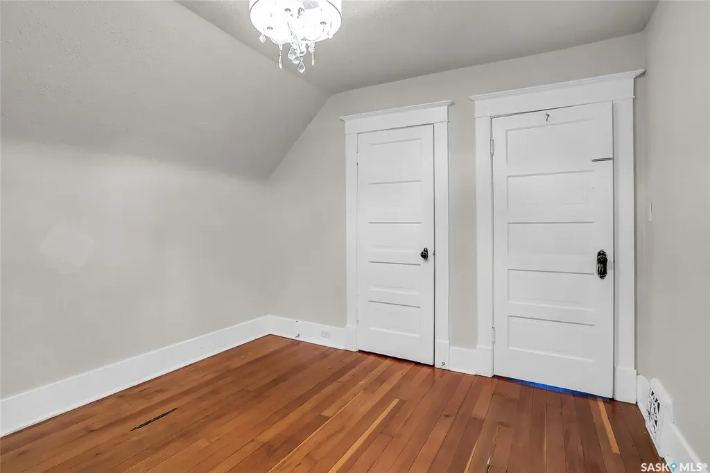 524 7th Street E Saskatoon SK S7H 0X7