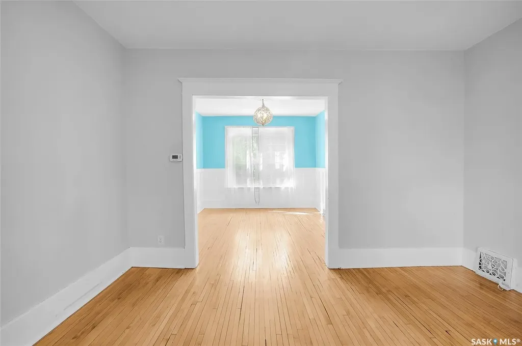 524 7th Street E Saskatoon SK S7H 0X7