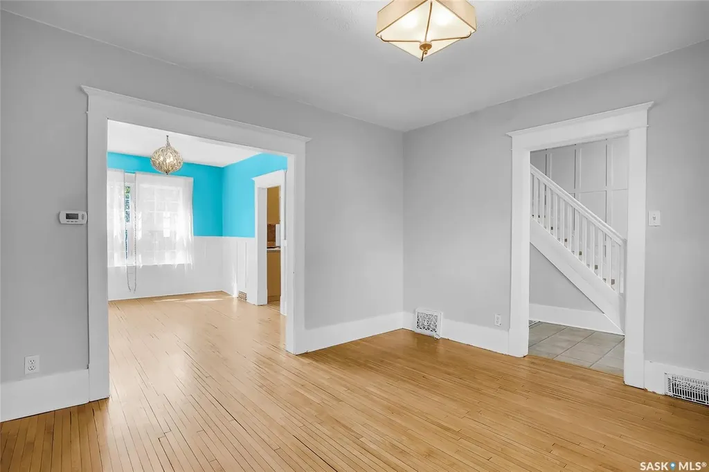 524 7th Street E Saskatoon SK S7H 0X7