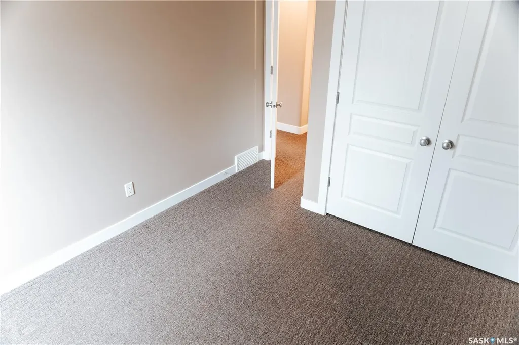 145 Mcintyre Street N Regina SK S4R 3B6