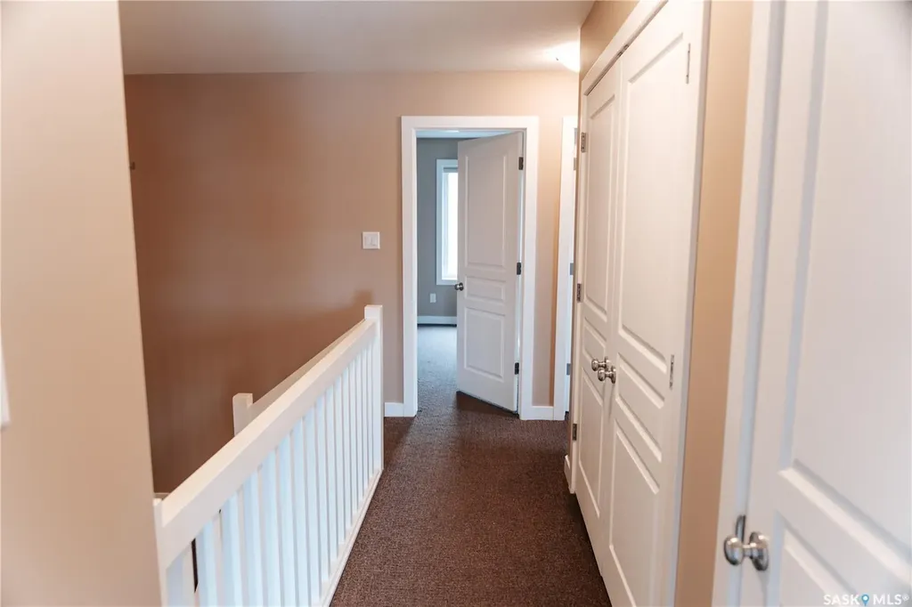 145 Mcintyre Street N Regina SK S4R 3B6