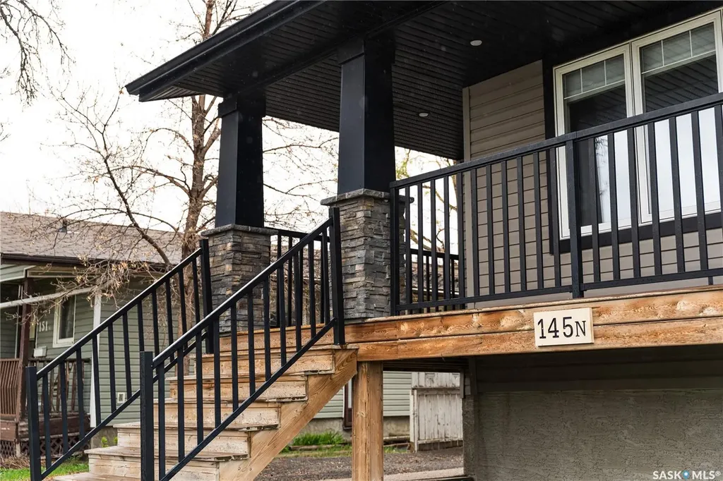 145 Mcintyre Street N Regina SK S4R 3B6