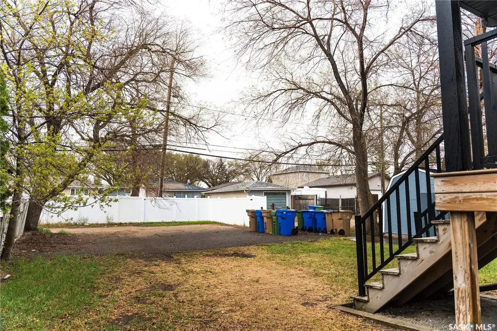 145 Mcintyre Street N Regina SK S4R 3B6