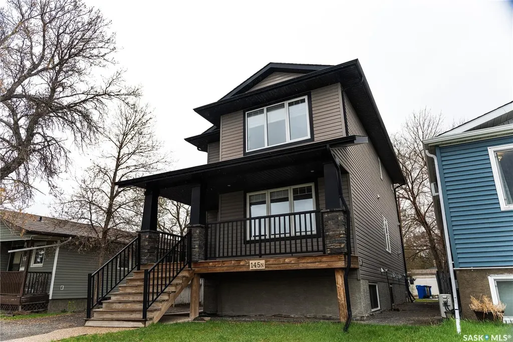 145 Mcintyre Street N Regina SK S4R 3B6