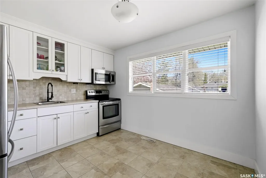 2533 Pasqua Street Regina SK S4S 0M3