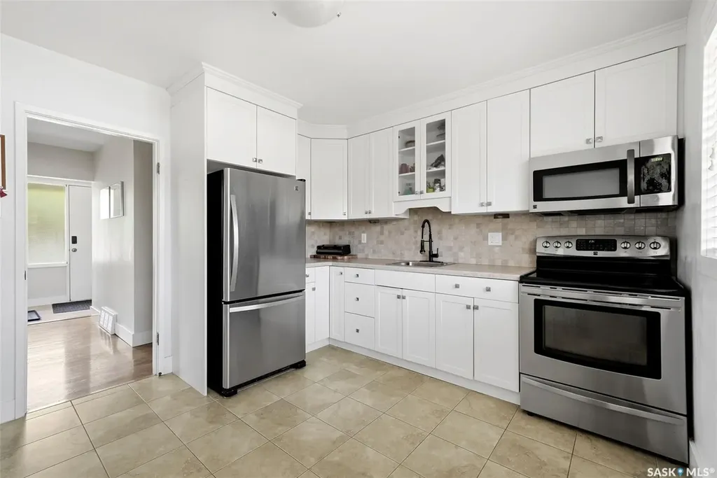 2533 Pasqua Street Regina SK S4S 0M3