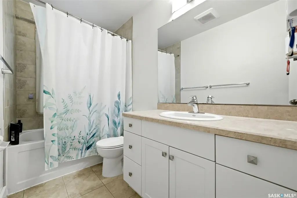 2533 Pasqua Street Regina SK S4S 0M3