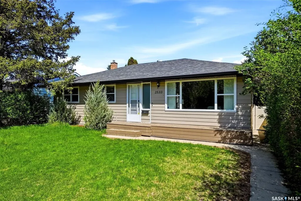 2533 Pasqua Street Regina SK S4S 0M3