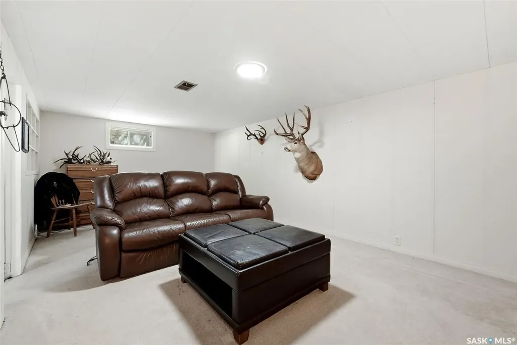 2533 Pasqua Street Regina SK S4S 0M3