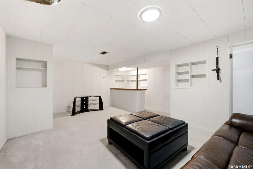 2533 Pasqua Street Regina SK S4S 0M3