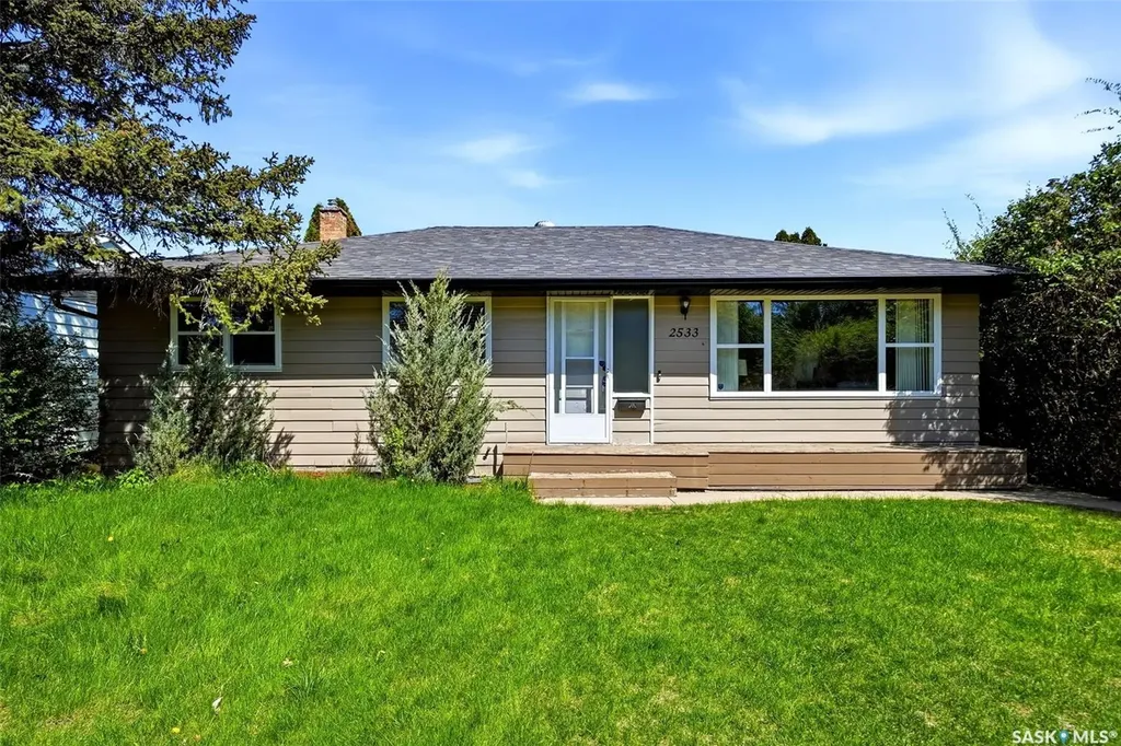 2533 Pasqua Street Regina SK S4S 0M3