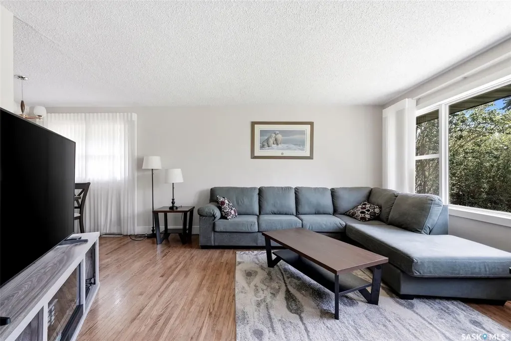 2533 Pasqua Street Regina SK S4S 0M3