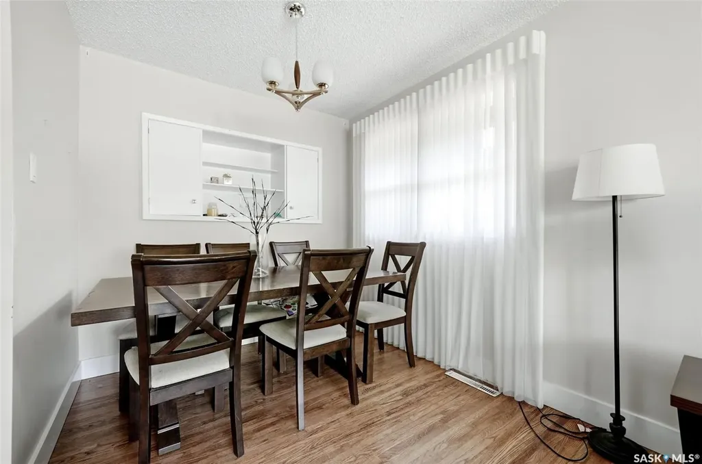2533 Pasqua Street Regina SK S4S 0M3