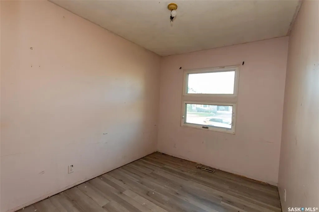 9704 97th Drive North Battleford SK S9A 0L4