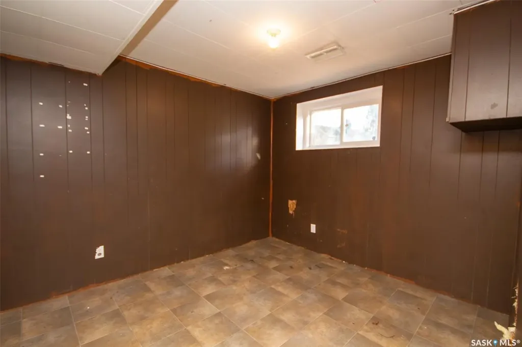 9704 97th Drive North Battleford SK S9A 0L4