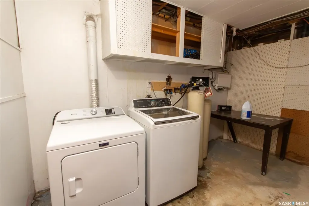 9704 97th Drive North Battleford SK S9A 0L4