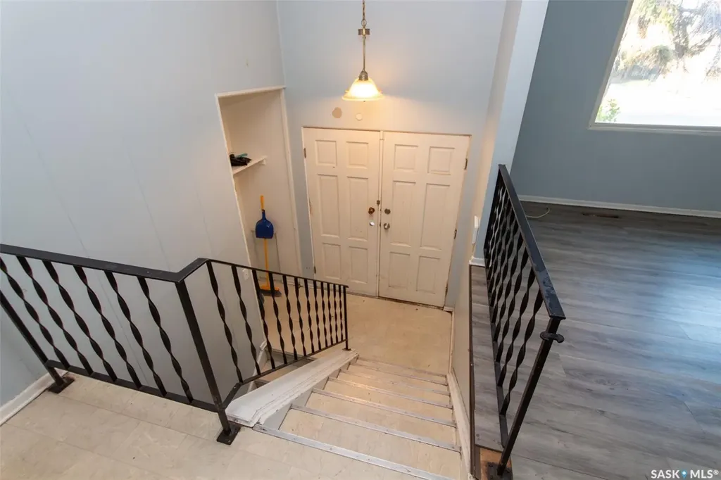 9704 97th Drive North Battleford SK S9A 0L4