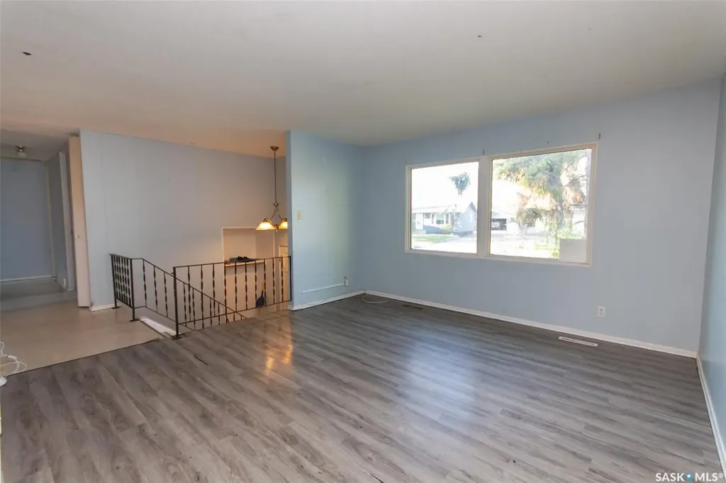9704 97th Drive North Battleford SK S9A 0L4
