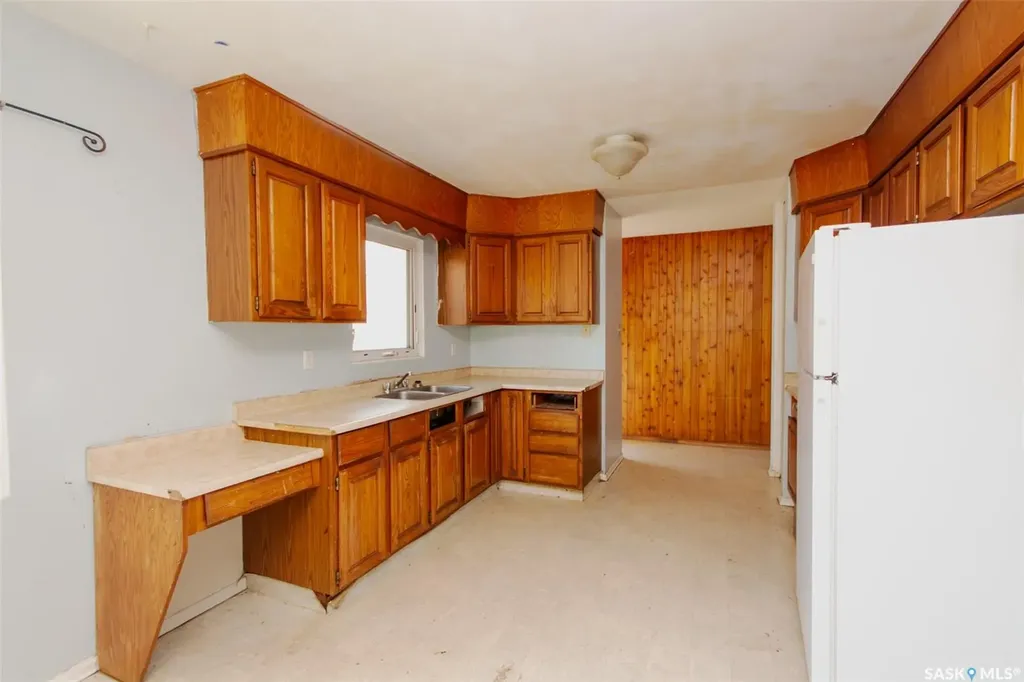 9704 97th Drive North Battleford SK S9A 0L4