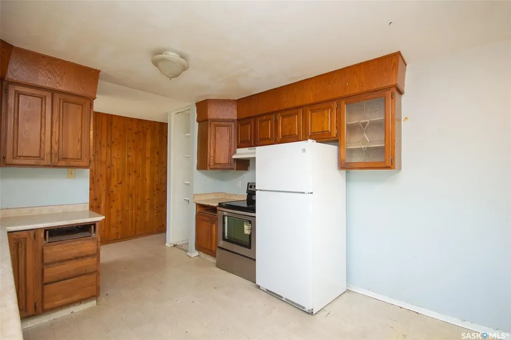 9704 97th Drive North Battleford SK S9A 0L4