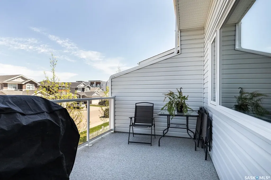 225 Hassard Close Saskatoon SK S7L 2W8
