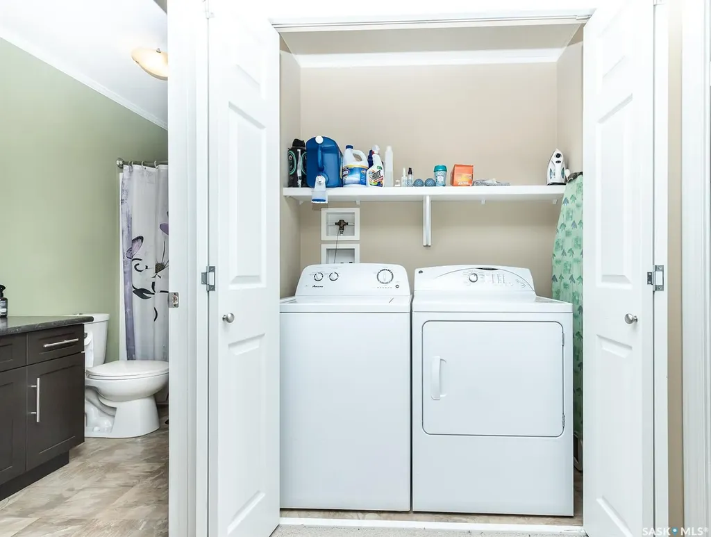 225 Hassard Close Saskatoon SK S7L 2W8