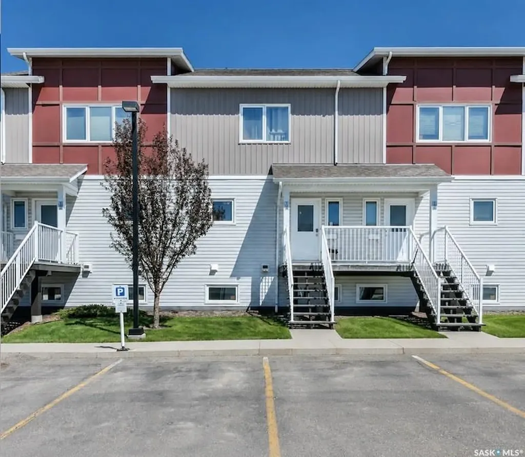 225 Hassard Close Saskatoon SK S7L 2W8