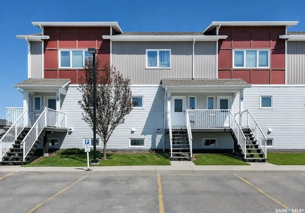 225 Hassard Close Saskatoon SK S7L 2W8