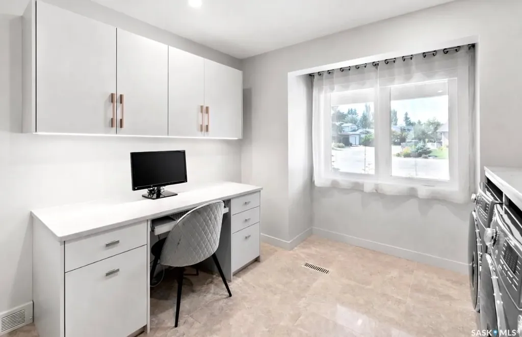 323 Mallin Crescent Saskatoon SK S7K 7X2