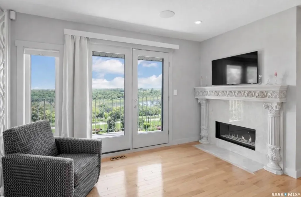 323 Mallin Crescent Saskatoon SK S7K 7X2