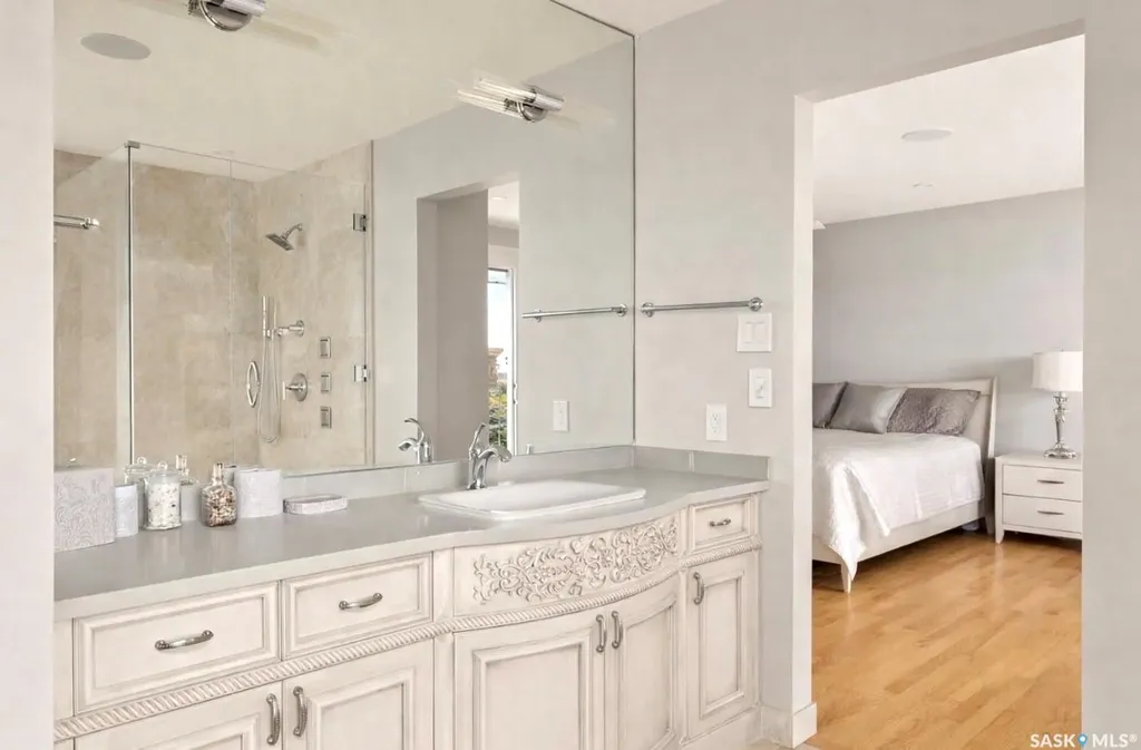 323 Mallin Crescent Saskatoon SK S7K 7X2