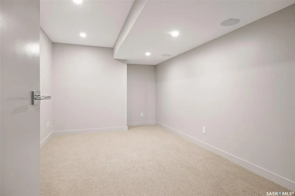323 Mallin Crescent Saskatoon SK S7K 7X2