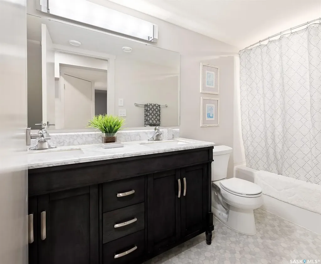 323 Mallin Crescent Saskatoon SK S7K 7X2