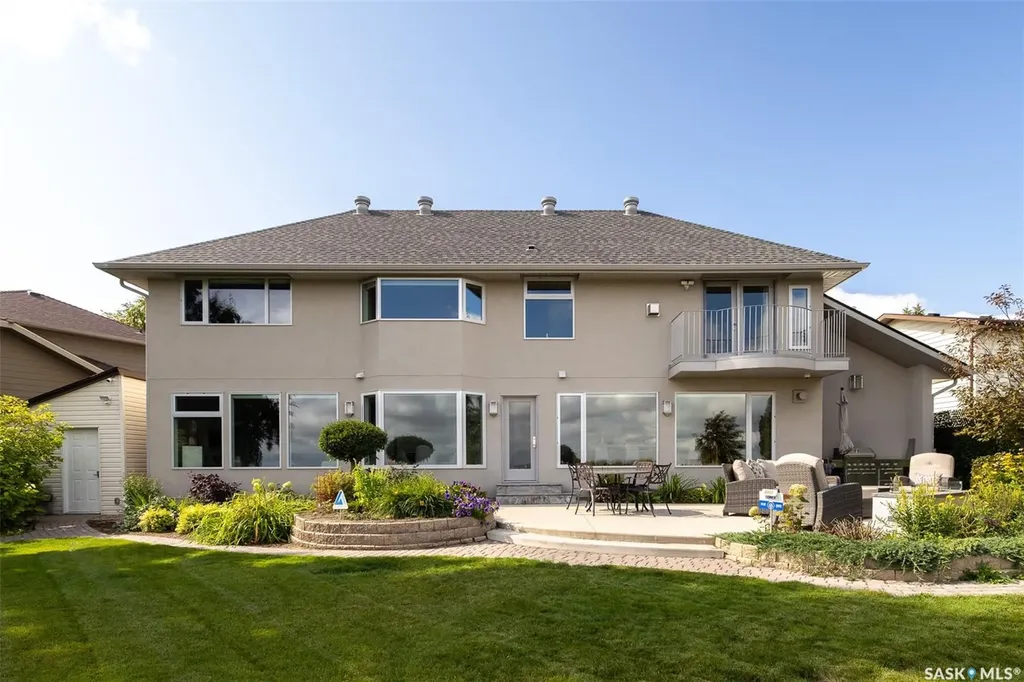 323 Mallin Crescent Saskatoon SK S7K 7X2