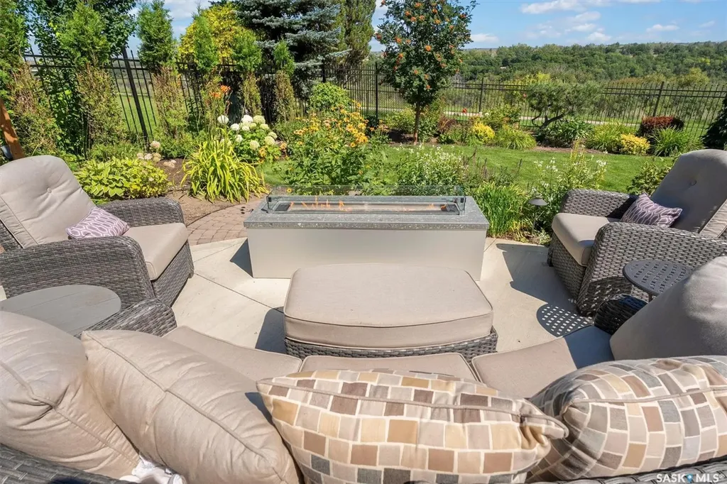 323 Mallin Crescent Saskatoon SK S7K 7X2