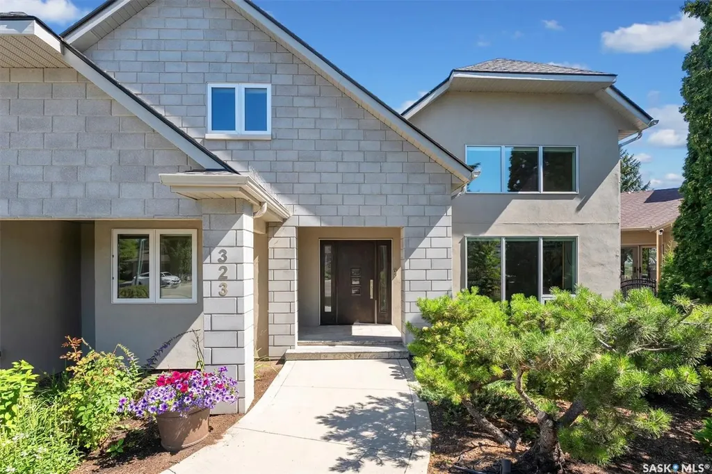 323 Mallin Crescent Saskatoon SK S7K 7X2