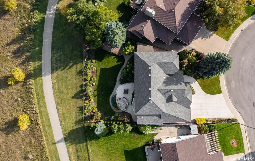 323 Mallin Crescent Saskatoon SK S7K 7X2