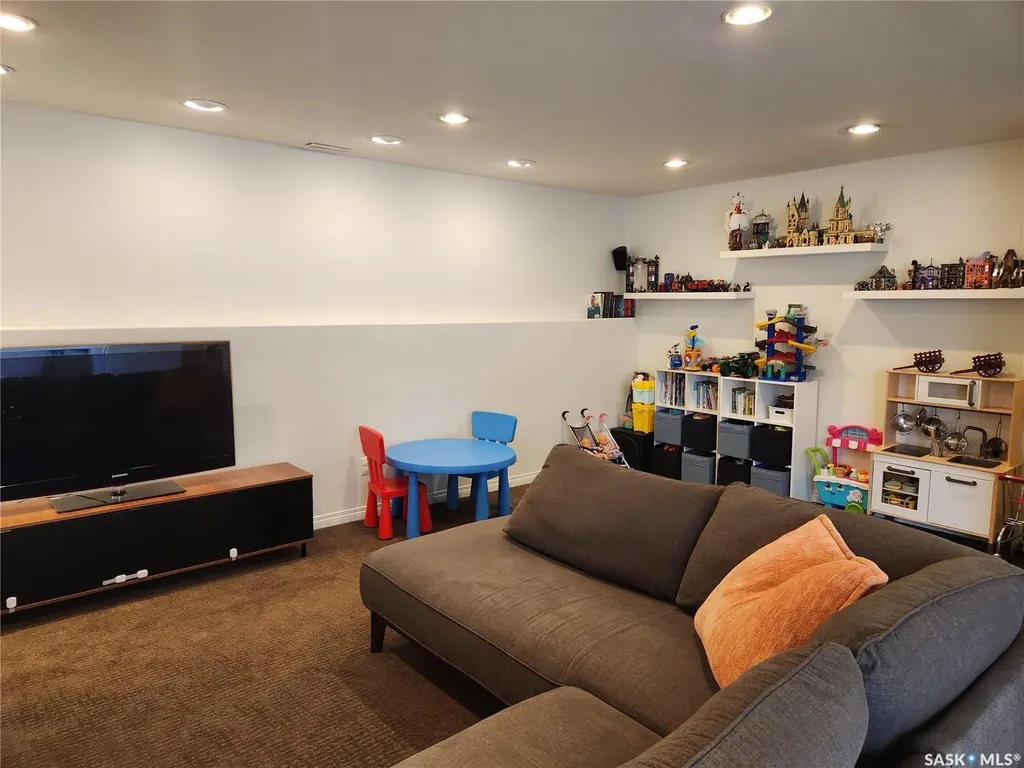 223 Adilman Drive Saskatoon SK S7K 7S1