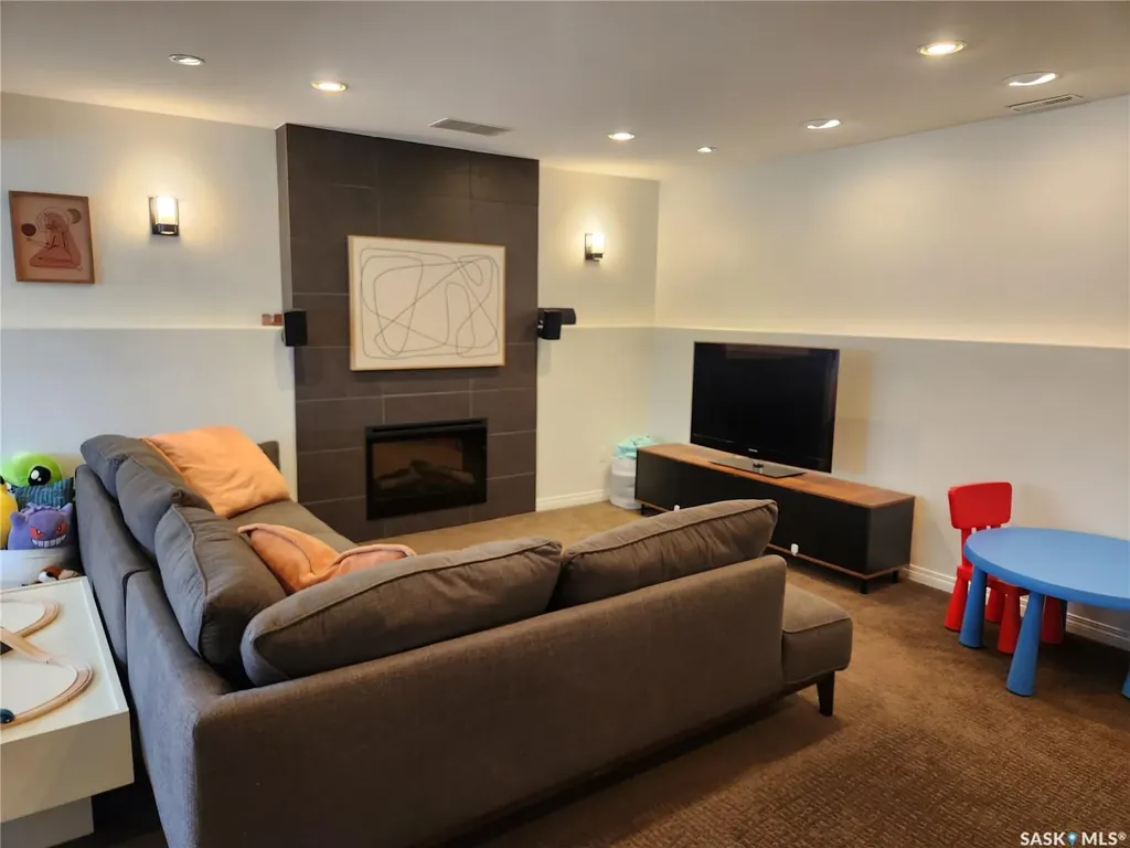 223 Adilman Drive Saskatoon SK S7K 7S1