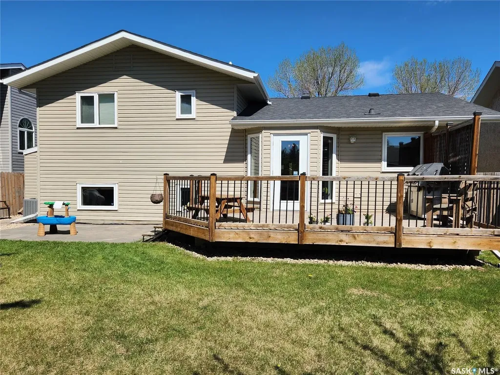 223 Adilman Drive Saskatoon SK S7K 7S1