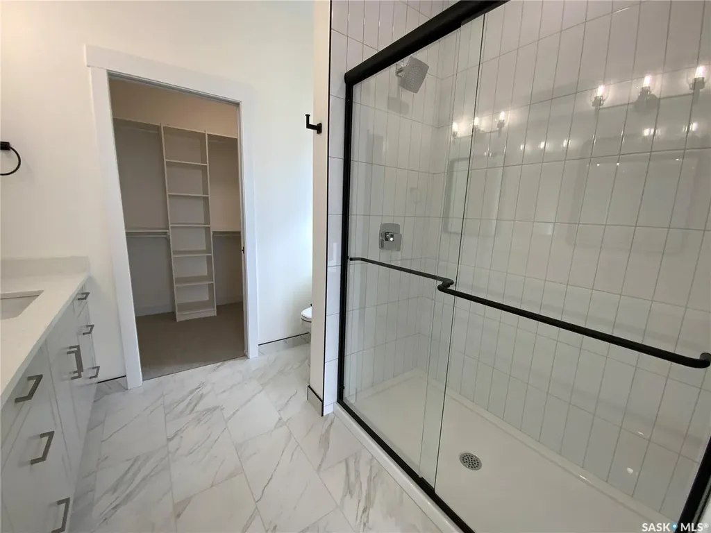242 Doran Way Saskatoon SK S7H 4N2