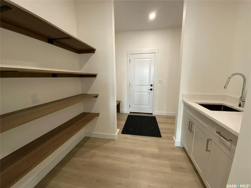 242 Doran Way Saskatoon SK S7H 4N2