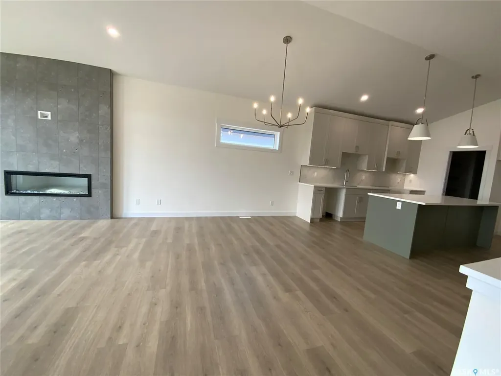 242 Doran Way Saskatoon SK S7H 4N2