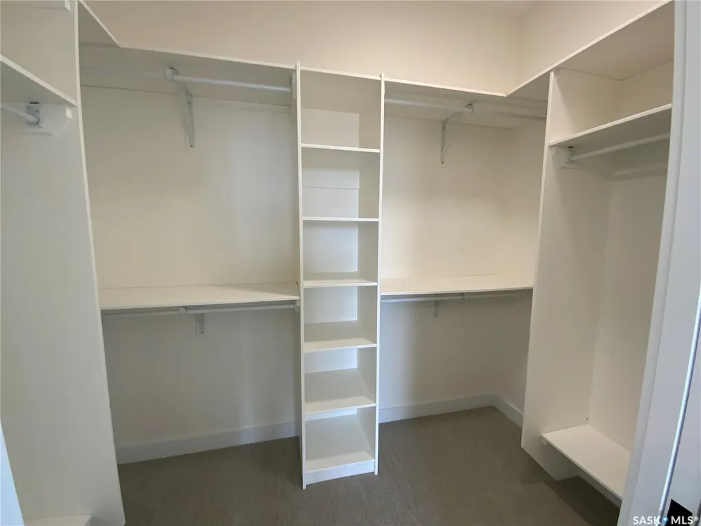 242 Doran Way Saskatoon SK S7H 4N2